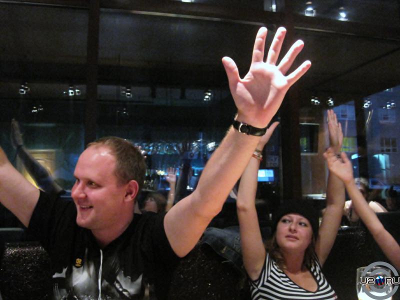 Hands up!